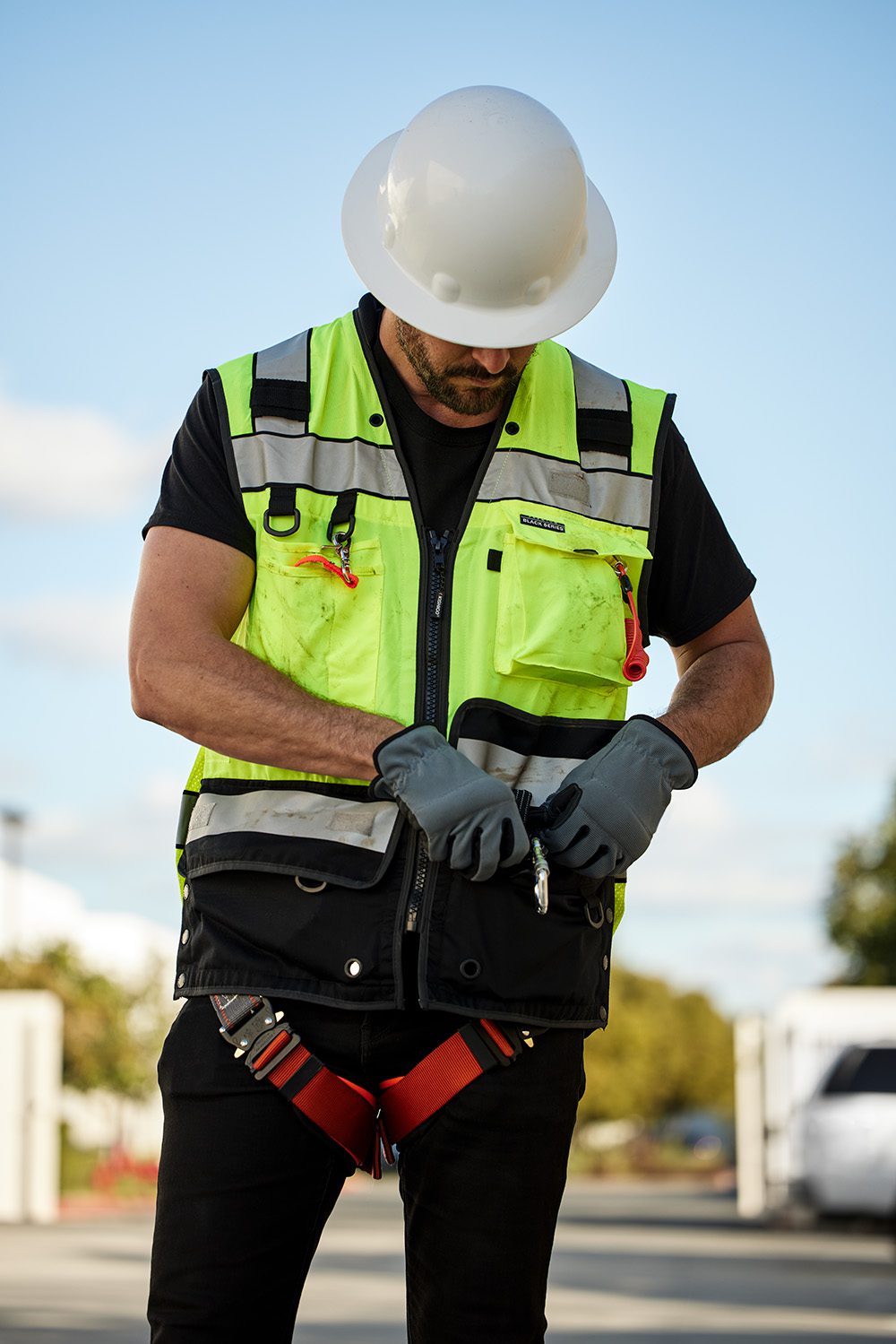 Product Spotlight: Kishigo Premium Black Series Tool Tethering Vest (1820) — ANSI Type R Class 2